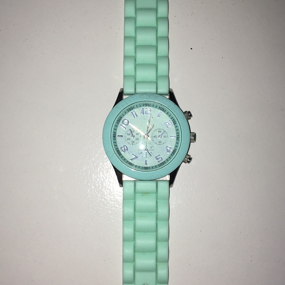 Watch - Picture 2 of 4